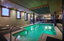 residence-chalet-des-neiges-cime-des-arcs-piscine-437515